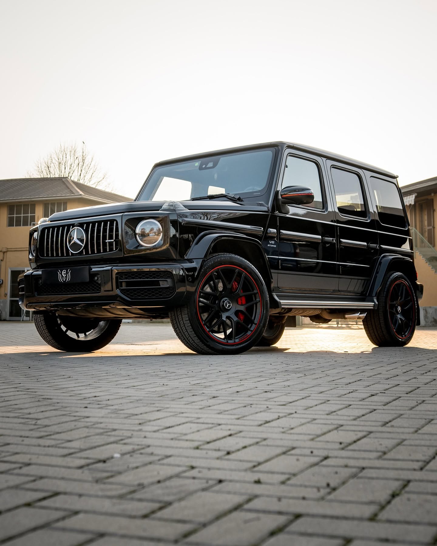 Mercedes-AMG G63 nera: vernice profonda dopo restauro conservativo